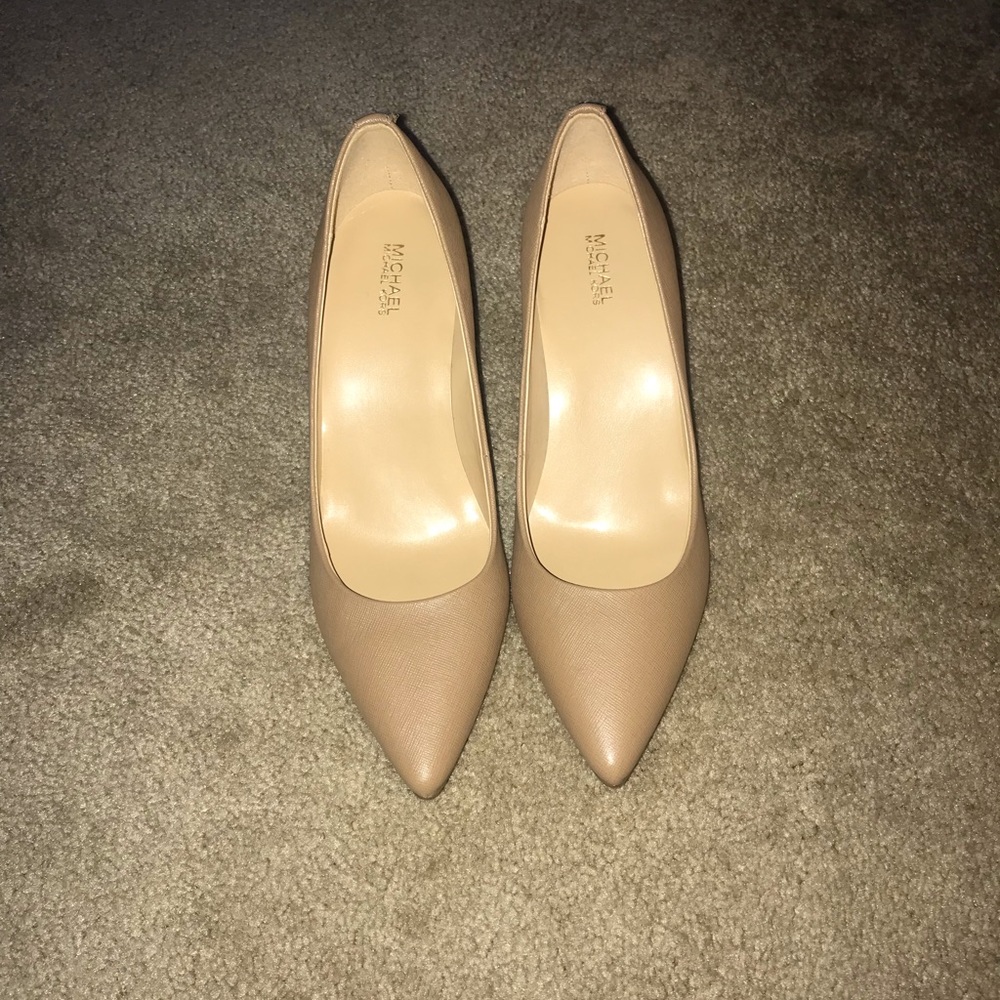 Size 9 Michael Kors Nude heels